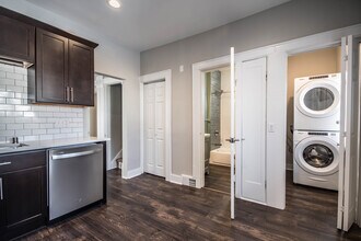 1014 E Pearson St in Milwaukee, WI - Building Photo - Building Photo