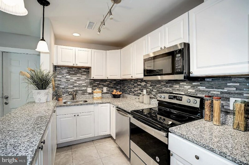 319 Burns St SE in Washington, DC - Foto de edificio