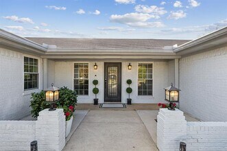 1208 Scenic Dr in Southlake, TX - Building Photo - Building Photo