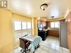 2 Palmolive St in Brampton, ON - Building Photo - Building Photo