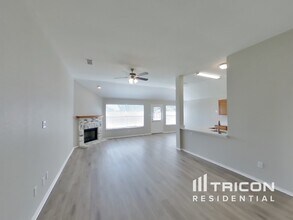 8517 Rain Forest Ln in Fort Worth, TX - Building Photo - Building Photo