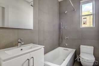 88 Linden Blvd-Unit -11A in Brooklyn, NY - Building Photo - Building Photo