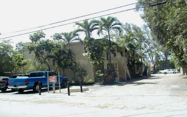 3251 SW 44th St in Fort Lauderdale, FL - Foto de edificio - Building Photo