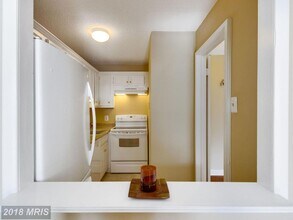 6800 FLEETWOOD Rd, Unit 414 in McLean, VA - Building Photo - Building Photo