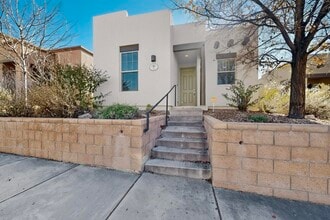 4 Avenida Vista Esquisita in Santa Fe, NM - Building Photo - Building Photo