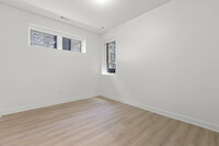 1801 W Grand Ave, Unit 201 in Chicago, IL - Building Photo - Building Photo