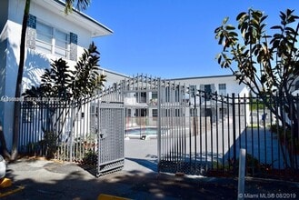 1843 Dewey St in Hollywood, FL - Building Photo - Building Photo