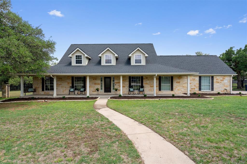 208 Neal Dr in Liberty Hill, TX - Building Photo