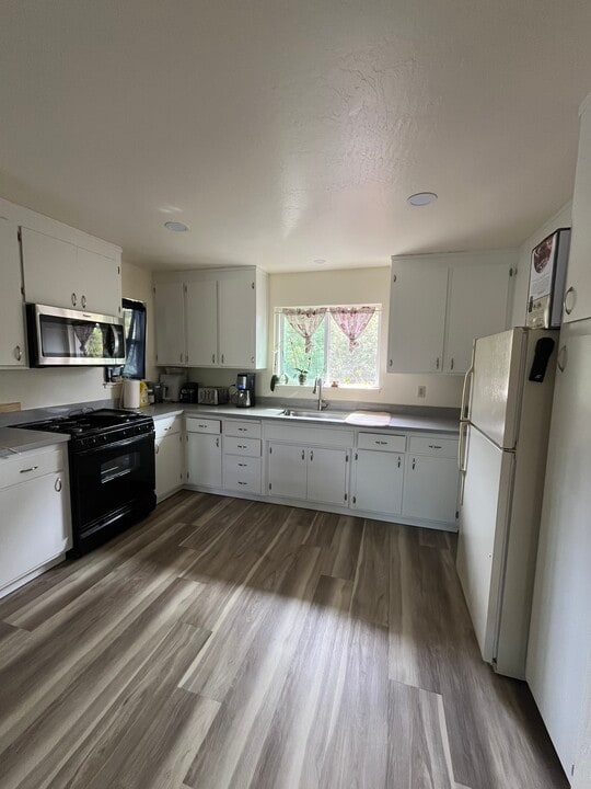 615 Harriet Ave, Unit 615 Harriet Ave in Aptos, CA - Building Photo