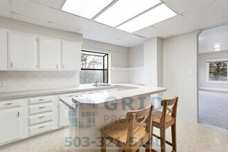 9339 N Oswego Ave in Portland, OR - Building Photo - Building Photo