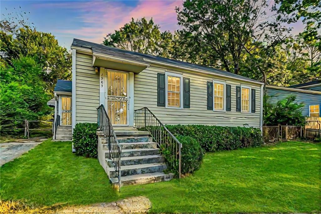 1383 Almont Dr SW in Atlanta, GA - Foto de edificio