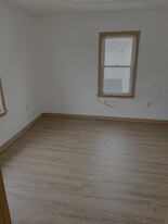 179 W Housatonic St, Unit 179 2nd in Pittsfield, MA - Building Photo