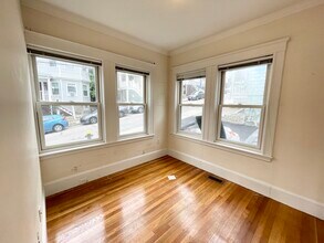 15 Sunset St, Unit T in Boston, MA - Foto de edificio - Building Photo