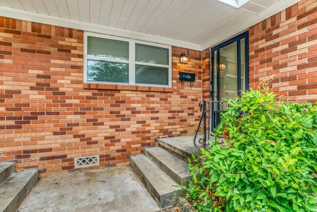 property at 3 Garfield Cir