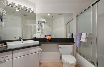 220 Lombard St in San Francisco, CA - Building Photo - Building Photo