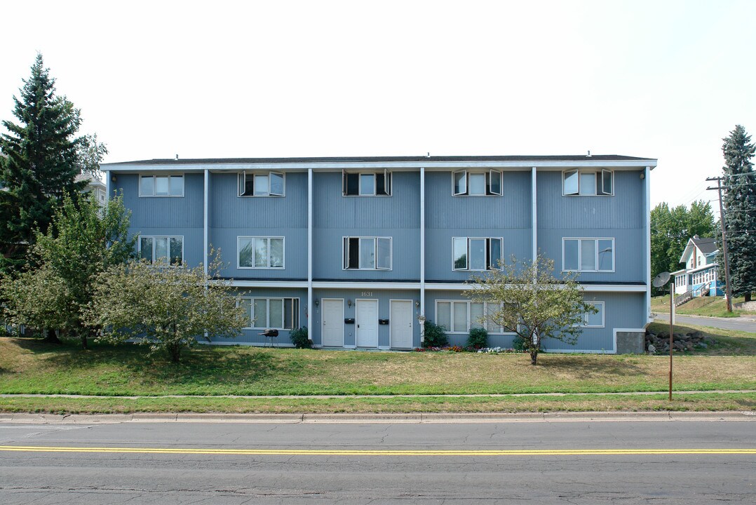 1631 E 4th St in Duluth, MN - Foto de edificio