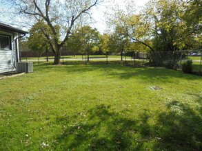 408 Sunset Ln in Wheeling, IL - Building Photo - Building Photo