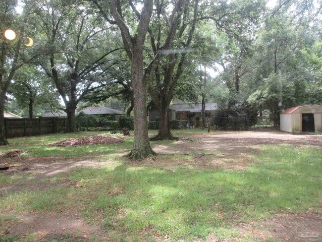 5337 E Avenida De Golf in Milton, FL - Building Photo - Building Photo