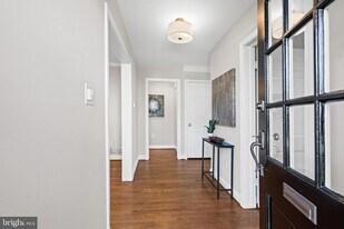 5112 Scarsdale Rd in Bethesda, MD - Building Photo