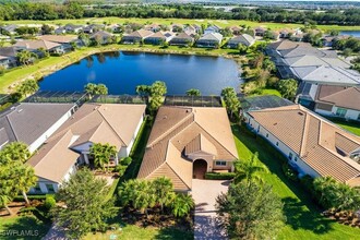 13866 Woodhaven Cir, Unit 3 in Ft. Myers, FL - Building Photo - Building Photo