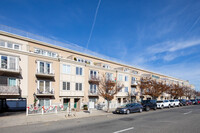 Ocean Colony at Rockaway Park in Rockaway Park, NY - Foto de edificio - Building Photo