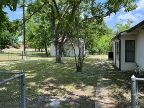 899B Harper Rd in Kerrville, TX - Building Photo - Building Photo
