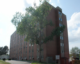 Hillside Heights Apartments in Moline, IL - Building Photo - Building Photo