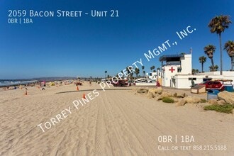 2059 Bacon St in San Diego, CA - Building Photo - Building Photo