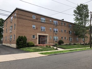 Fairview Street Apartments in West Hartford, CT - Foto de edificio - Building Photo