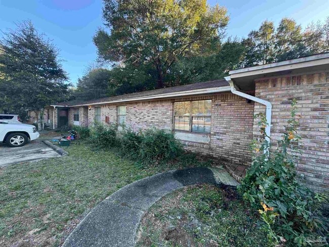 property at 6417 Kennington Cir