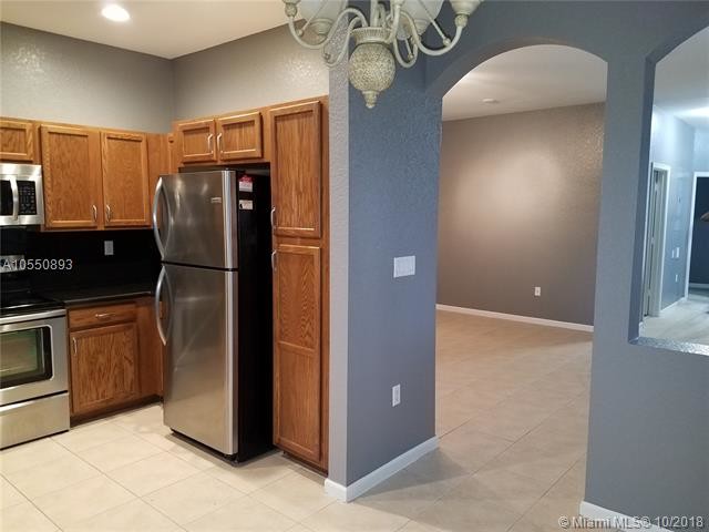 21201 NW 14th Pl-Unit -1-18 in Miami, FL - Building Photo - Building Photo