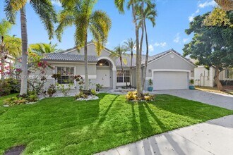 642 Heritage Dr in Weston, FL - Building Photo - Building Photo