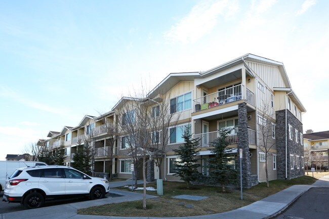 1000-4 Kingsland Clos SE in Airdrie, AB - Building Photo - Building Photo