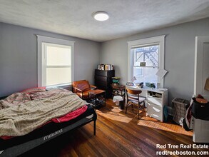 229 Chestnut Hill Ave, Unit 1 in Boston, MA - Foto de edificio - Building Photo