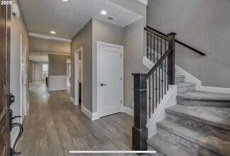 4359 NW Ashbrook Dr in Portland, OR - Building Photo - Building Photo