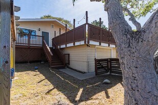 833 2nd St in Pacific Grove, CA - Building Photo