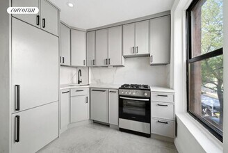 366 Clermont Ave in Brooklyn, NY - Building Photo - Building Photo