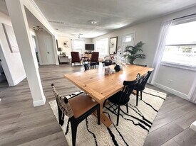 2563 S Peninsula Dr in Daytona Beach, FL - Building Photo