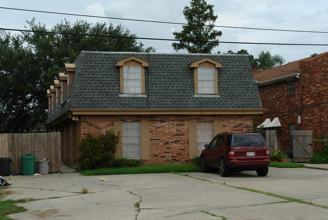 2804 Harvard Ave in Metairie, LA - Foto de edificio - Building Photo