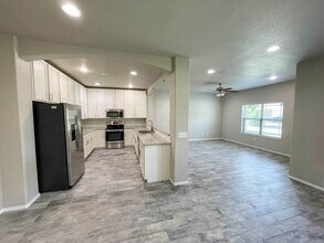 4175 W Santa Maria Ln in Fayetteville, AR - Building Photo - Building Photo