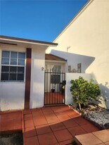 12193 SW 10th St in Miami, FL - Building Photo