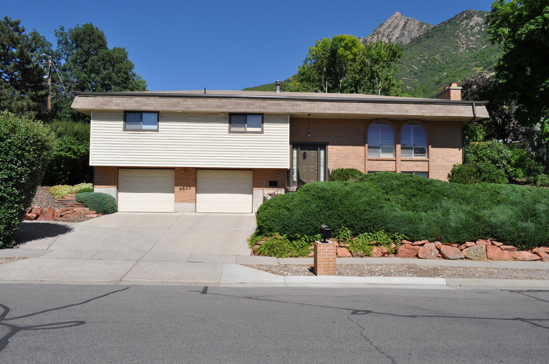 4823 S Naniloa Dr in Holladay, UT - Building Photo