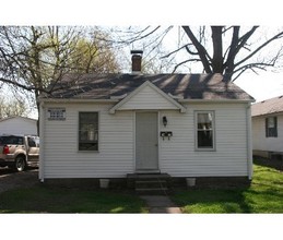 EIU Student Housing #5 in Charleston, IL - Foto de edificio - Building Photo