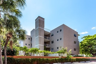 Aquarius By The Sea in Miami, FL - Foto de edificio - Building Photo