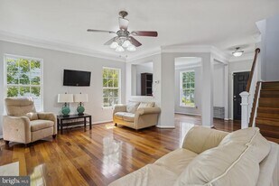 4957 Breeze Way in Montclair, VA - Building Photo