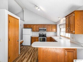 3427 Faye Dr in Bellevue, NE - Building Photo - Building Photo