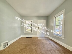 1432 Oakland St in Fort Wayne, IN - Building Photo - Building Photo