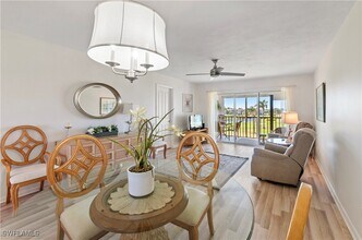 21 High Point Cir E in Naples, FL - Building Photo - Building Photo