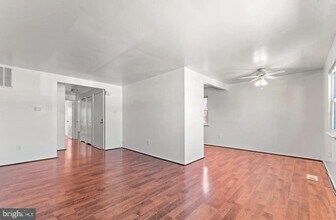 13093 Blakeslee Dr in Philadelphia, PA - Building Photo - Building Photo