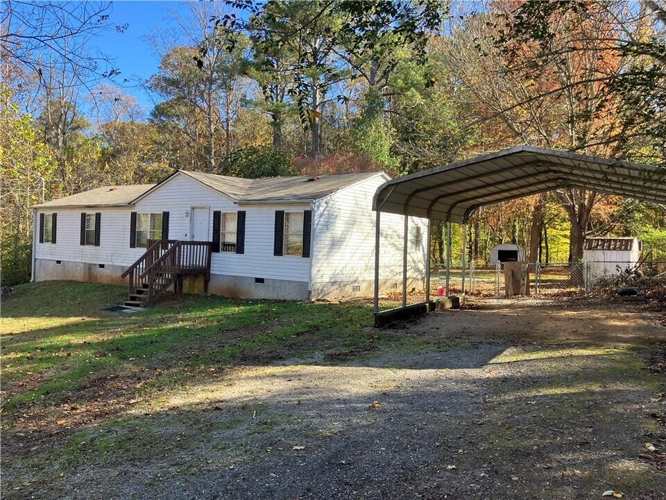 4593 Catfish Ct SE in Acworth, GA - Building Photo